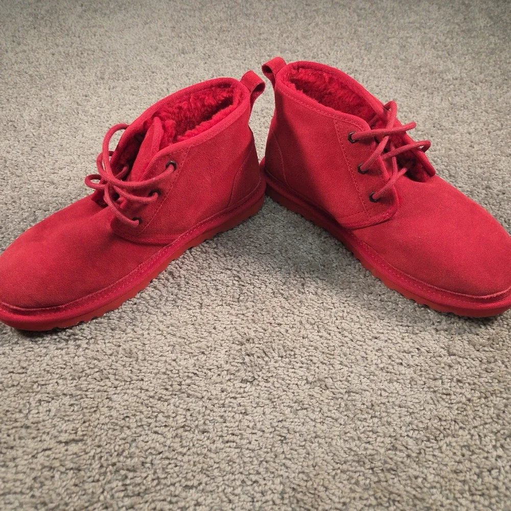 UGG Neumel Samba Red Suede Chukka Boots Mens 9 Shearling Lined Lace Up